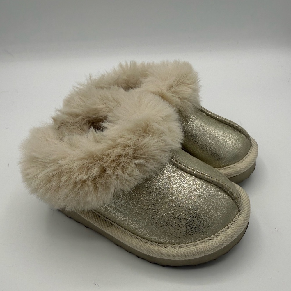 Cat & Jack Callie Moccasin Faux Fur Slippers